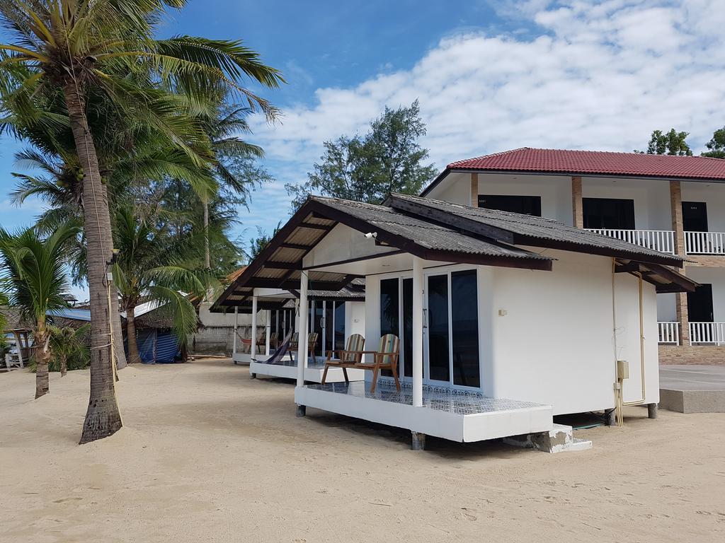 Mac'S Bay Resort Bantaj Kültér fotó
